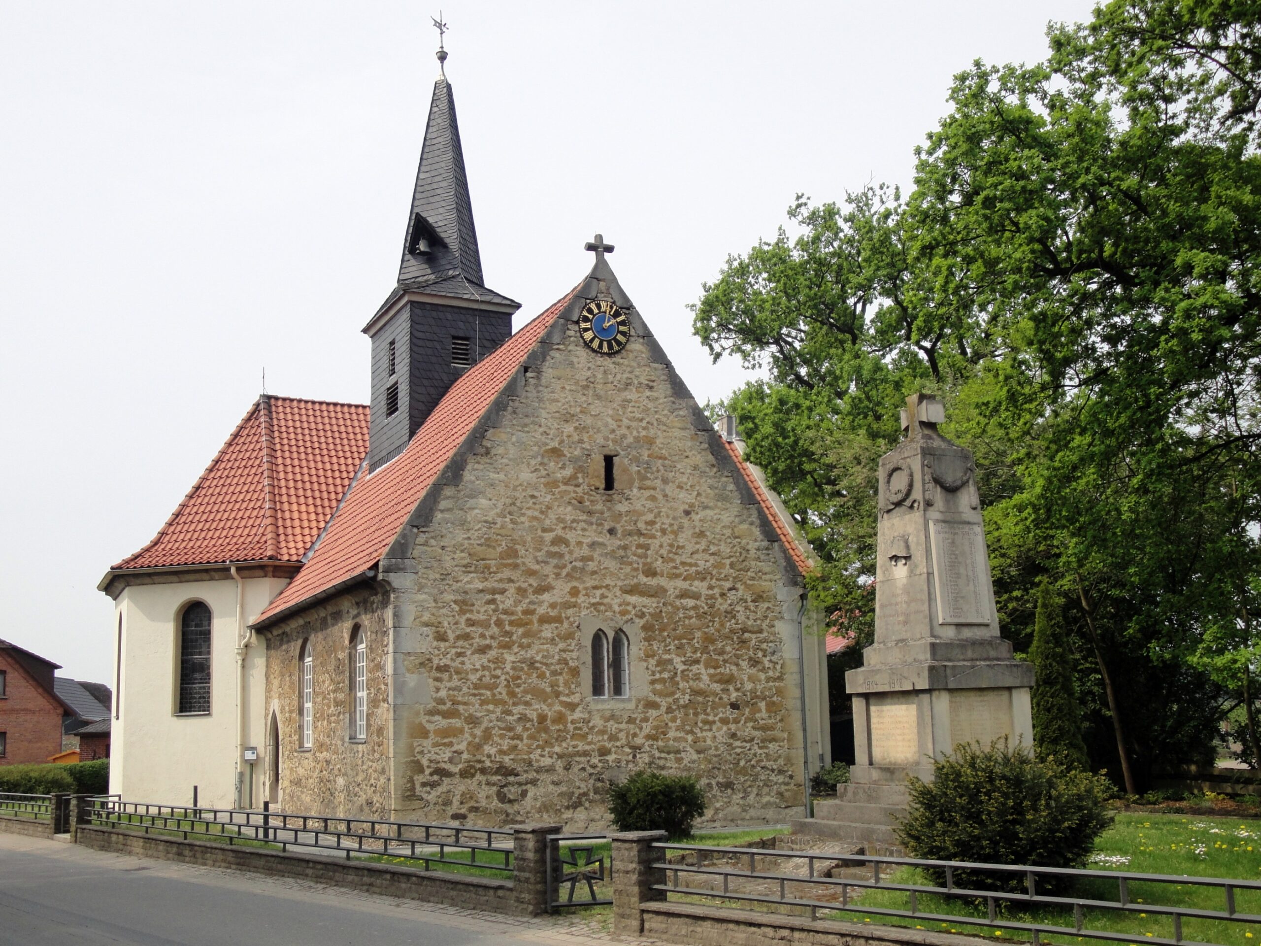 R C3 B6tgesb C3 BCttel 20Kirche 20und 20Denkmal